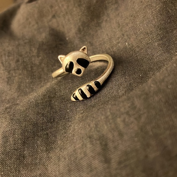 Women’s ring - Picture 2 of 2